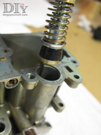 Carburateur Zenith 32 IF2 Repose du piston de la pompe de reprise